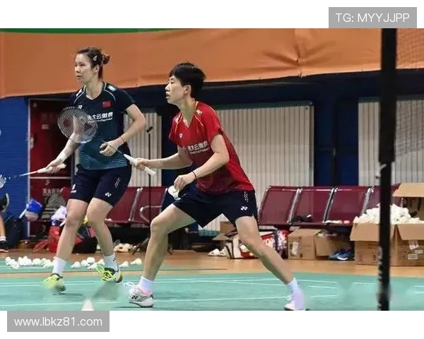 广州羽毛球队与北京羽毛球队赛后复盘分析力量对比与战术探讨