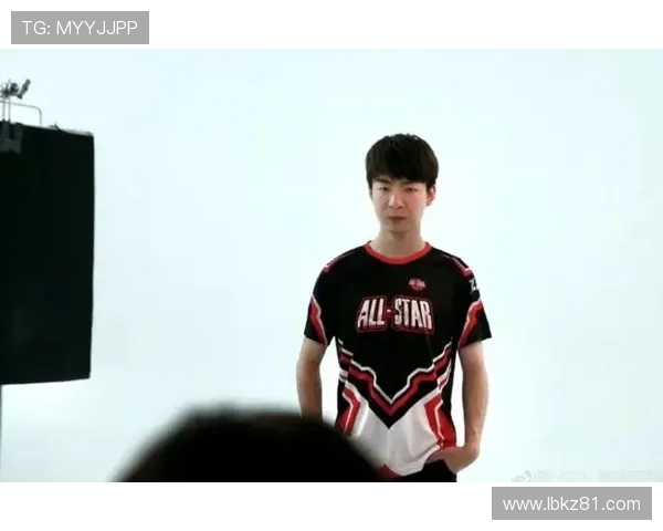 赛后分析：V5与FPX对决中的策略与实力对比探讨