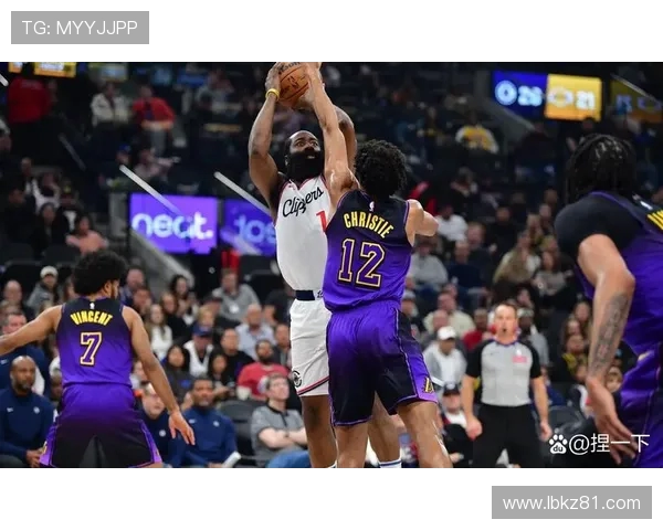 2015年11月12日马刺与开拓者激战回顾精彩瞬间与关键时刻分析