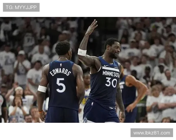 森林狼与雄鹿精彩对决回放全场亮点与精彩瞬间回顾