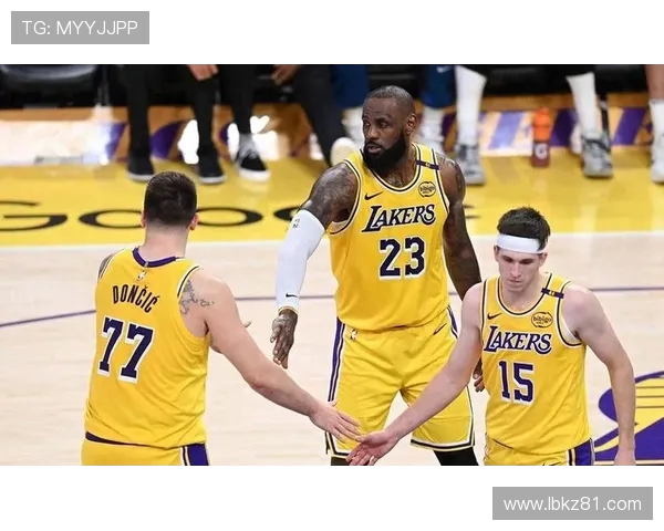 湖人对决国王首场较量精彩回顾与赛后分析