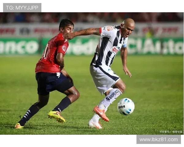 蒙特瑞与阿苏尔的激烈对决展现足球魅力与战术智慧的巅峰较量 蒙特瑞与阿苏尔的激烈对决展现足球魅力与战术智慧的巅峰较量